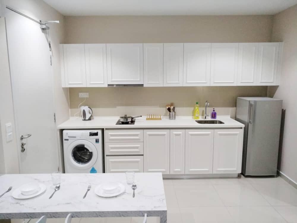 Apartemen Luxury Blue Paris # I-city # Free Wifi + Free Parking 1r1b